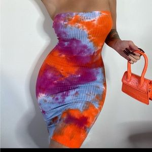 NWOT strapless tie dye. Super cute. Perfect for holiday vacation. Flattering fit